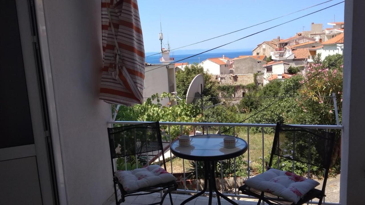 Apartment For 6 In Makarska Centar Exteriér fotografie