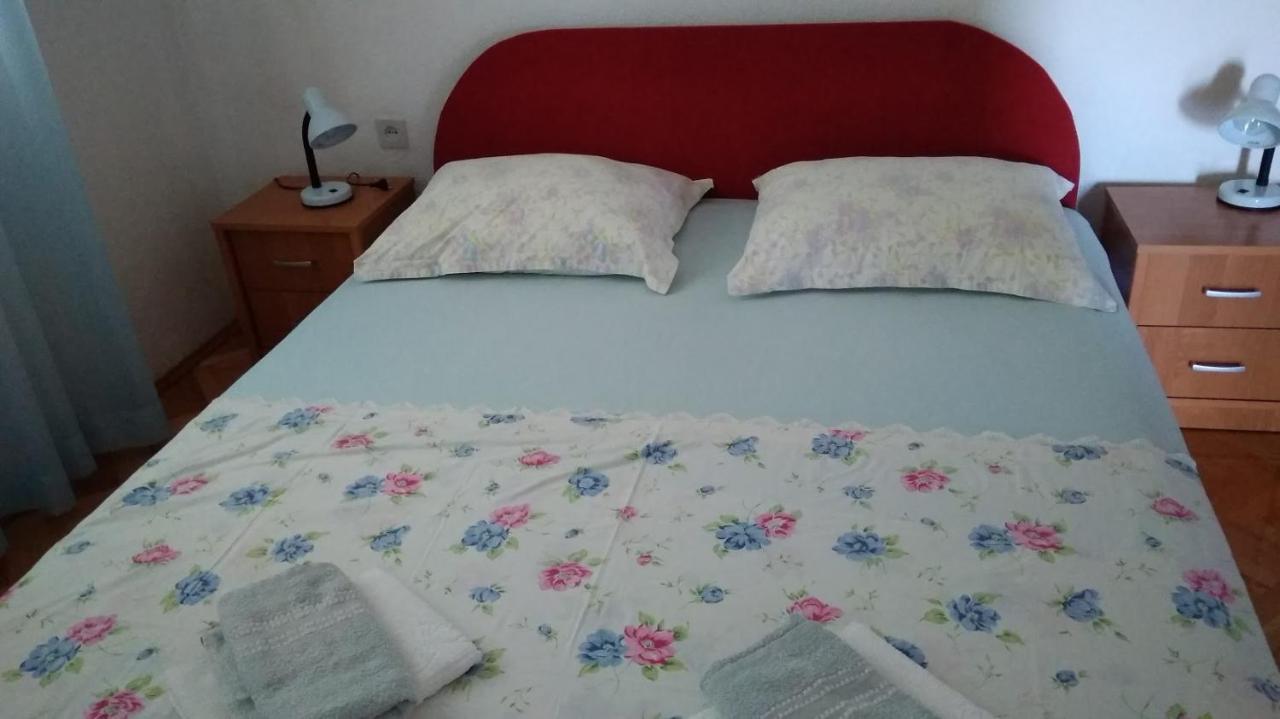 Apartment For 6 In Makarska Centar Exteriér fotografie