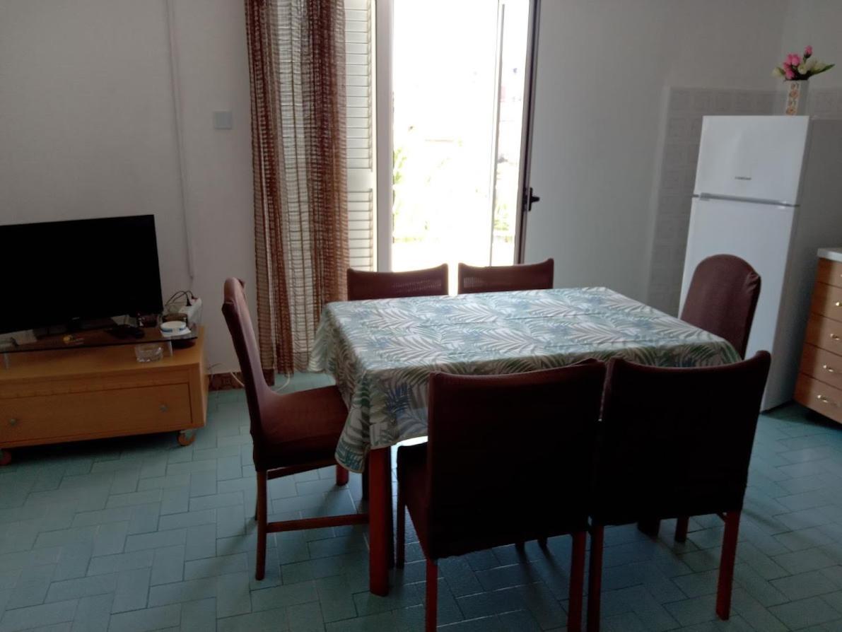 Apartment For 6 In Makarska Centar Exteriér fotografie