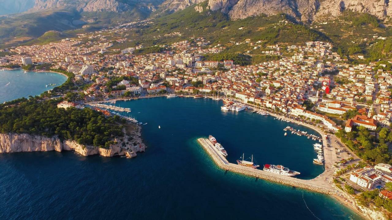 Apartment For 6 In Makarska Centar Exteriér fotografie